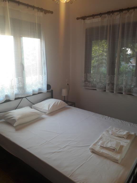 Kesi Holiday Home โปติสติกา ภายนอก รูปภาพ