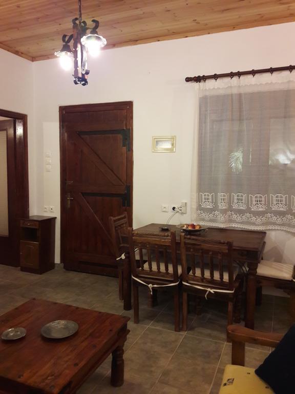 Kesi Holiday Home โปติสติกา ภายนอก รูปภาพ